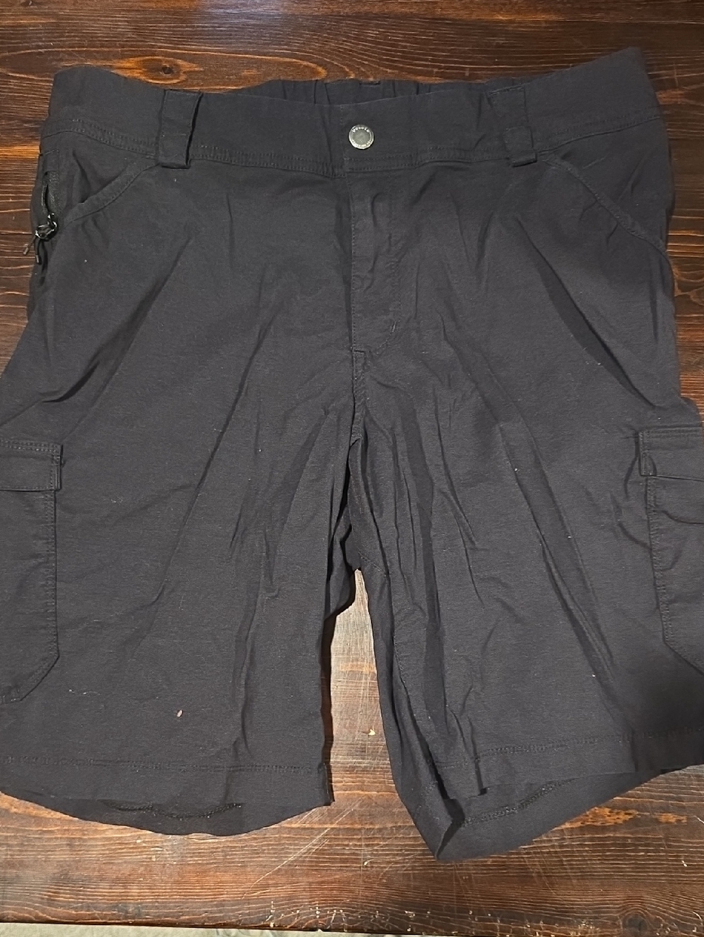 Duluth Trading Co. Women’s Dry on the Fly Cargo Shorts - Black